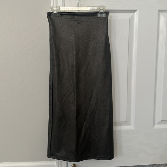Commando Faux Leather midi skirt - Picture 3 of 5